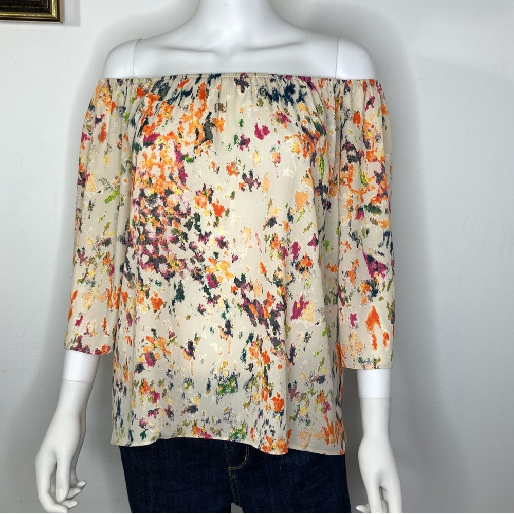✨ Izzy & Lola Floral Blouse – Soft & Feminine 🌸✨ - Picture 4 of 12